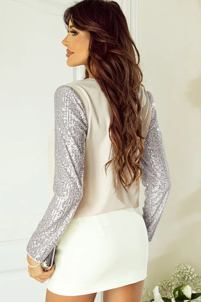Well Tailored Blouse with a Graceful Silhouette