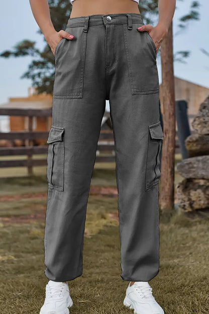 Effortlessly Elegant Pants with a Timeless Design