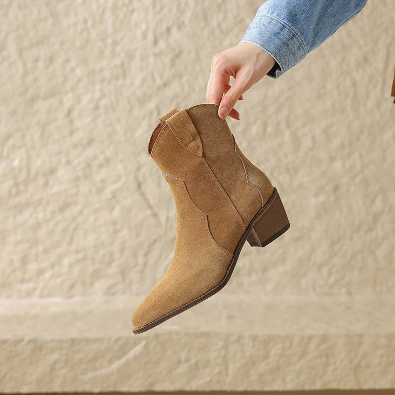 Elegantly Styled Boots for Everyday Wear