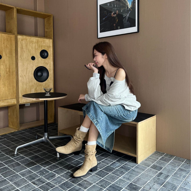 Beautifully Finished Boots in a Timeless Design