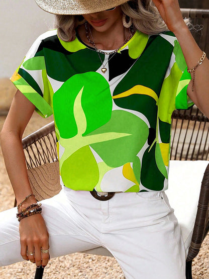 Effortlessly Elegant T-Shirt with a Timeless Design