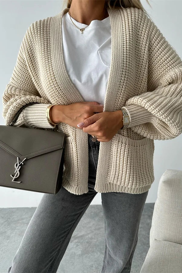 Well Tailored Cardigan with a Graceful Silhouette