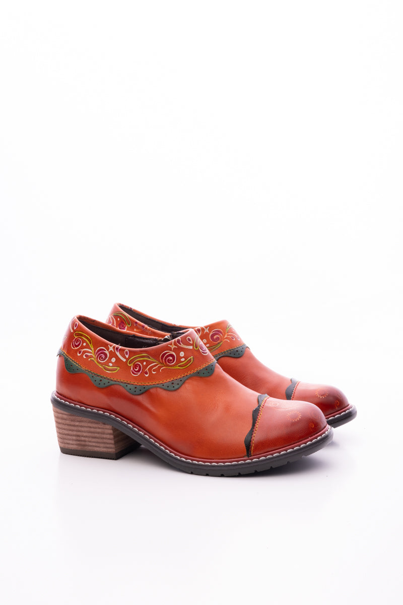 Gracefully Styled Garment for Any Occasion
