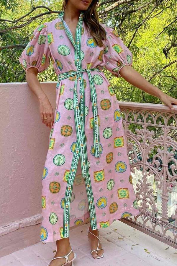 Classic Vintage Dress with a Flattering Fit
