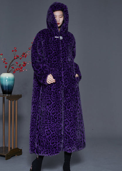 Beautifully Finished Coat in a Timeless Design