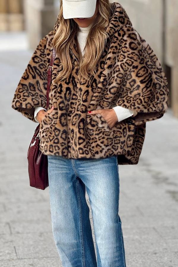 Effortlessly Elegant Coat with a Timeless Design