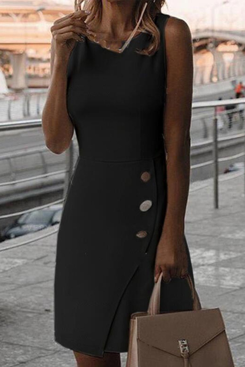 Well Tailored Dress with a Graceful Silhouette