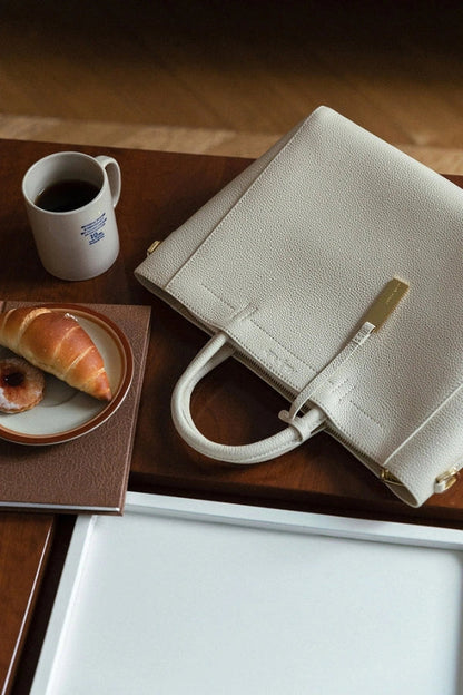 Elegantly Styled Bag for Everyday Wear