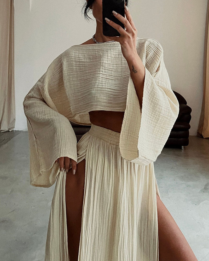 Effortlessly Elegant Garment with a Timeless Design