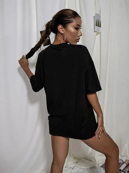 Effortlessly Elegant T-Shirt with a Timeless Design