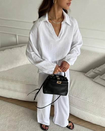 Effortlessly Elegant Pants with a Timeless Design