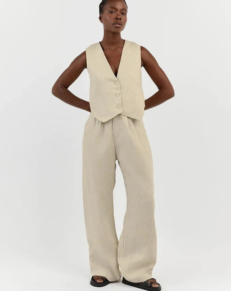 Effortlessly Elegant Garment with a Timeless Design