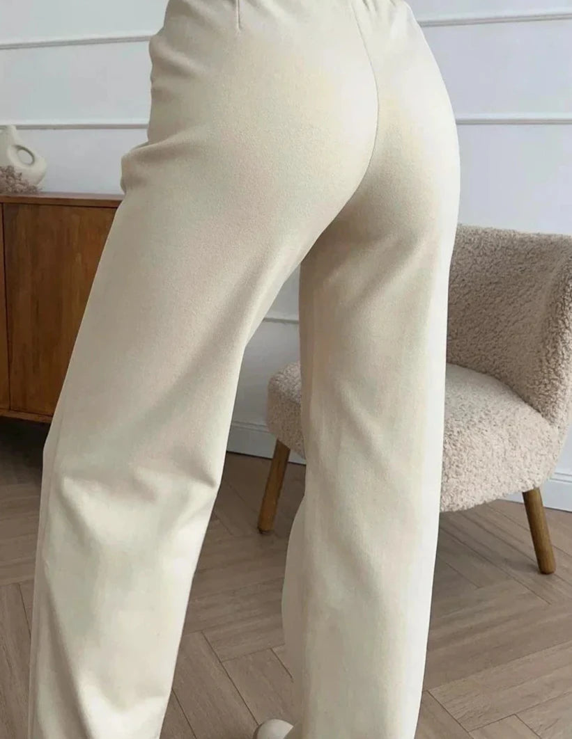 Well Tailored Pants with a Graceful Silhouette