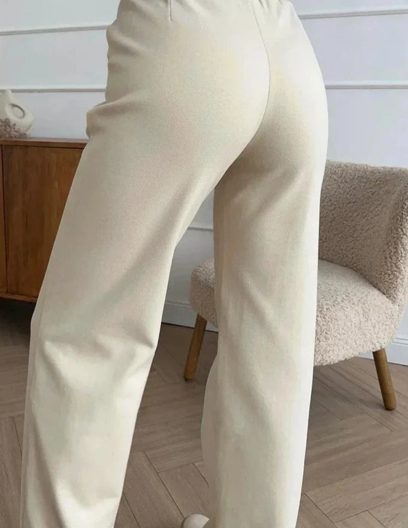 Well Tailored Pants with a Graceful Silhouette