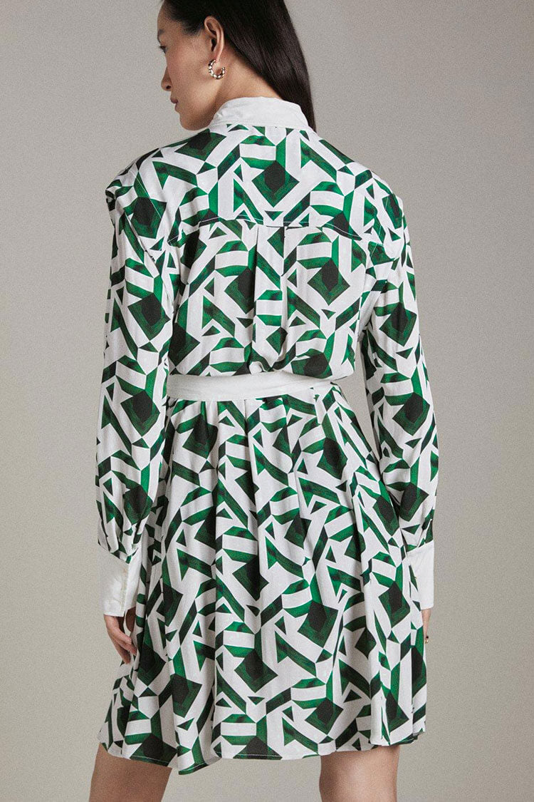Well Tailored Dress with a Graceful Silhouette