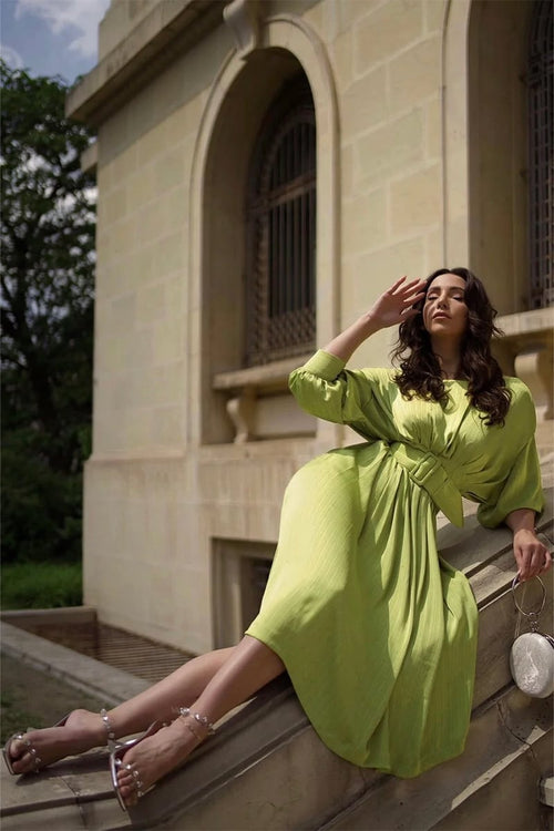 Beautifully Finished Dress in a Timeless Design