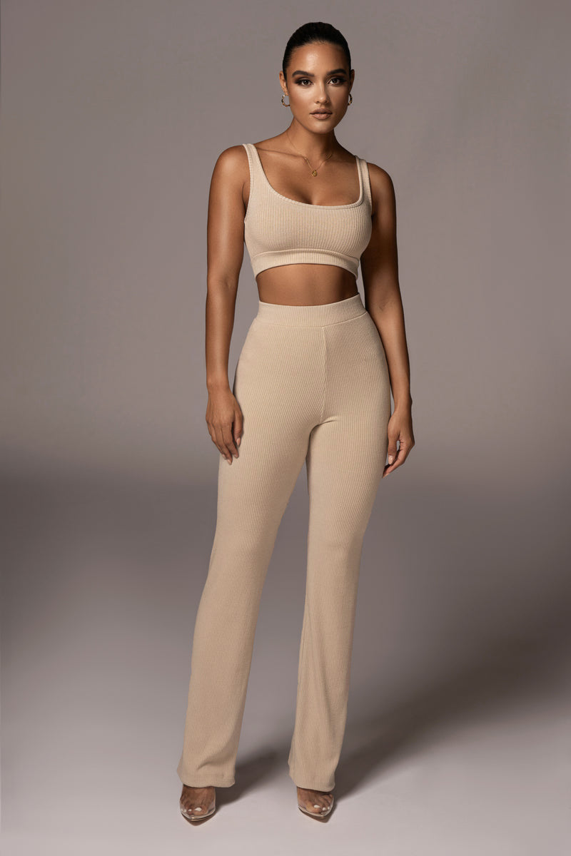 Gracefully Styled Pants for Any Occasion