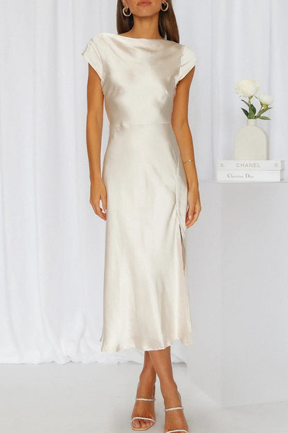 Well Tailored Dress with a Graceful Silhouette