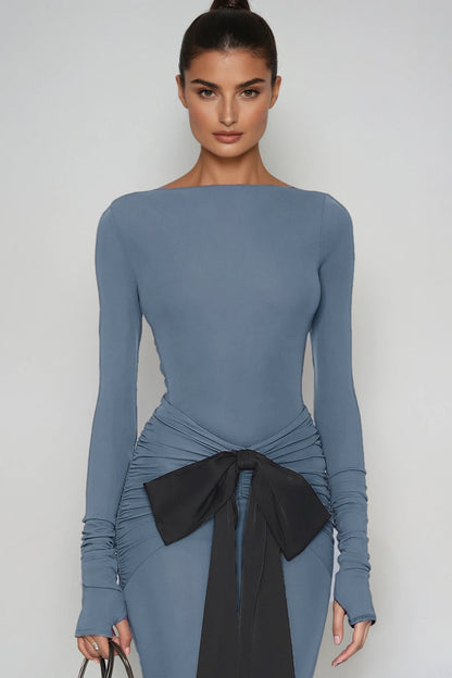 Beautifully Finished Dress in a Timeless Design