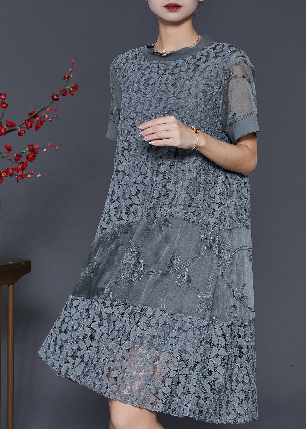 Beautifully Finished Dress in a Timeless Design