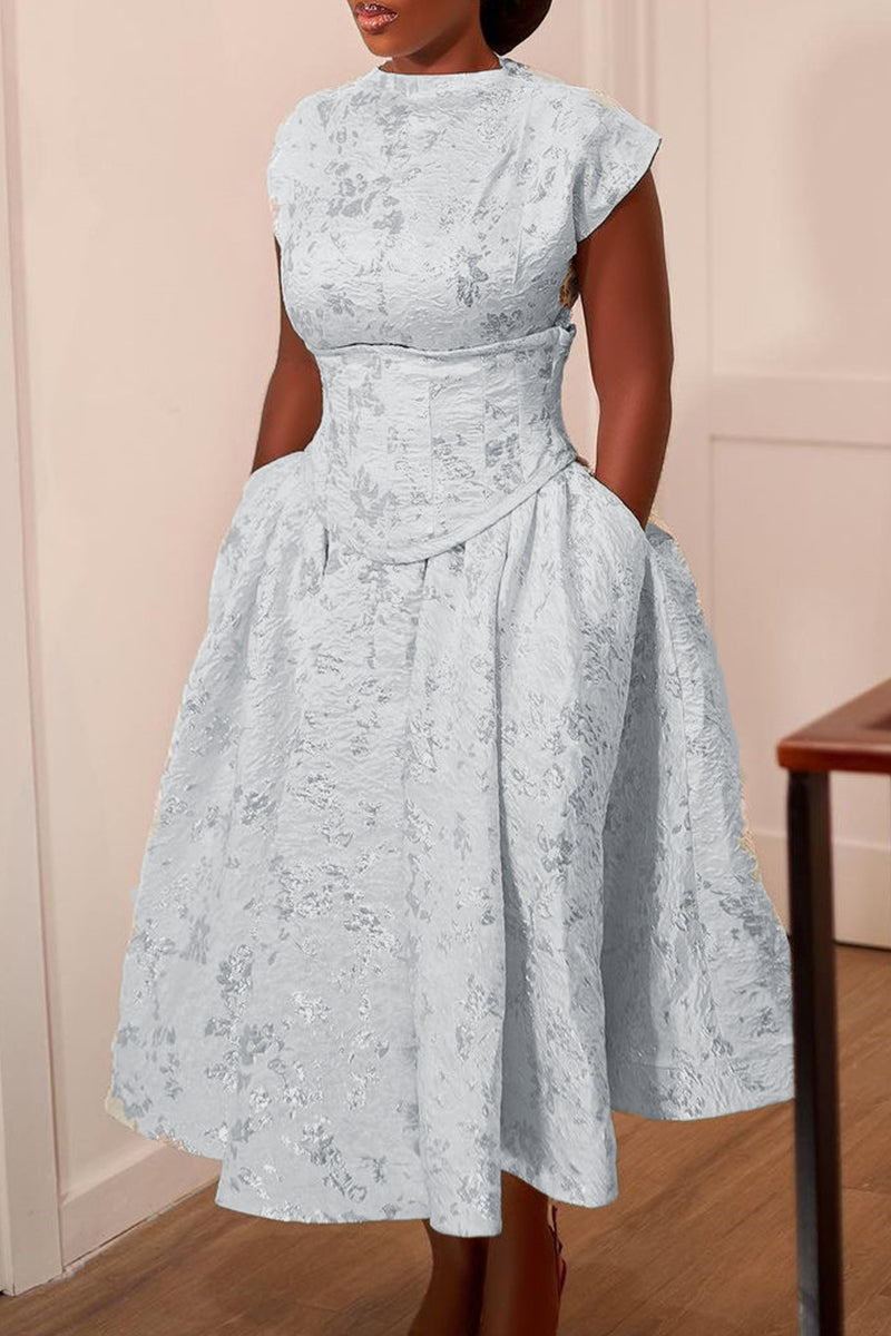 Beautifully Finished Dress in a Timeless Design