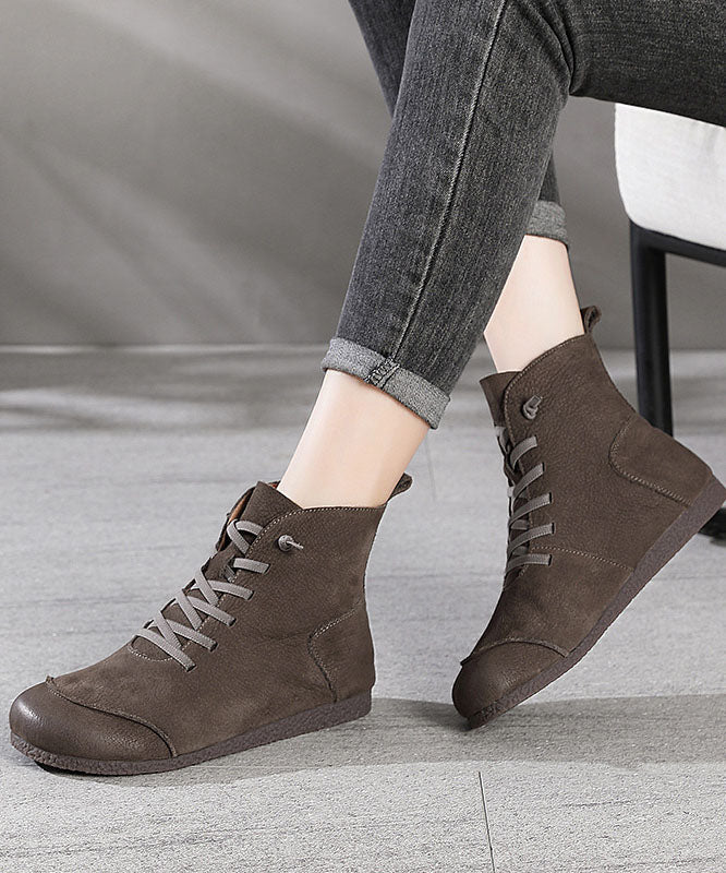 Well Tailored Boots with a Graceful Silhouette