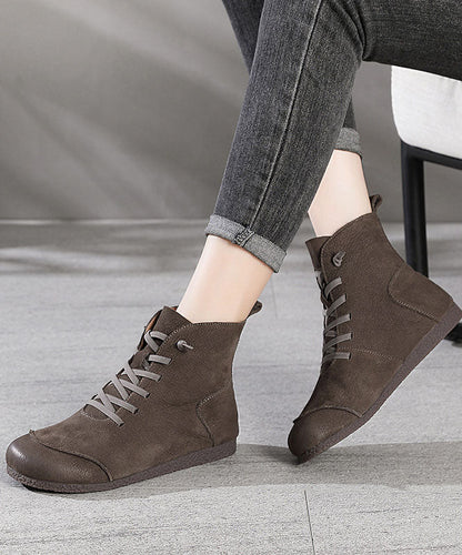 Well Tailored Boots with a Graceful Silhouette