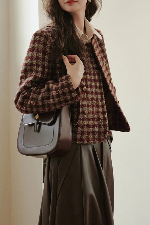 Well Tailored Jacket with a Graceful Silhouette