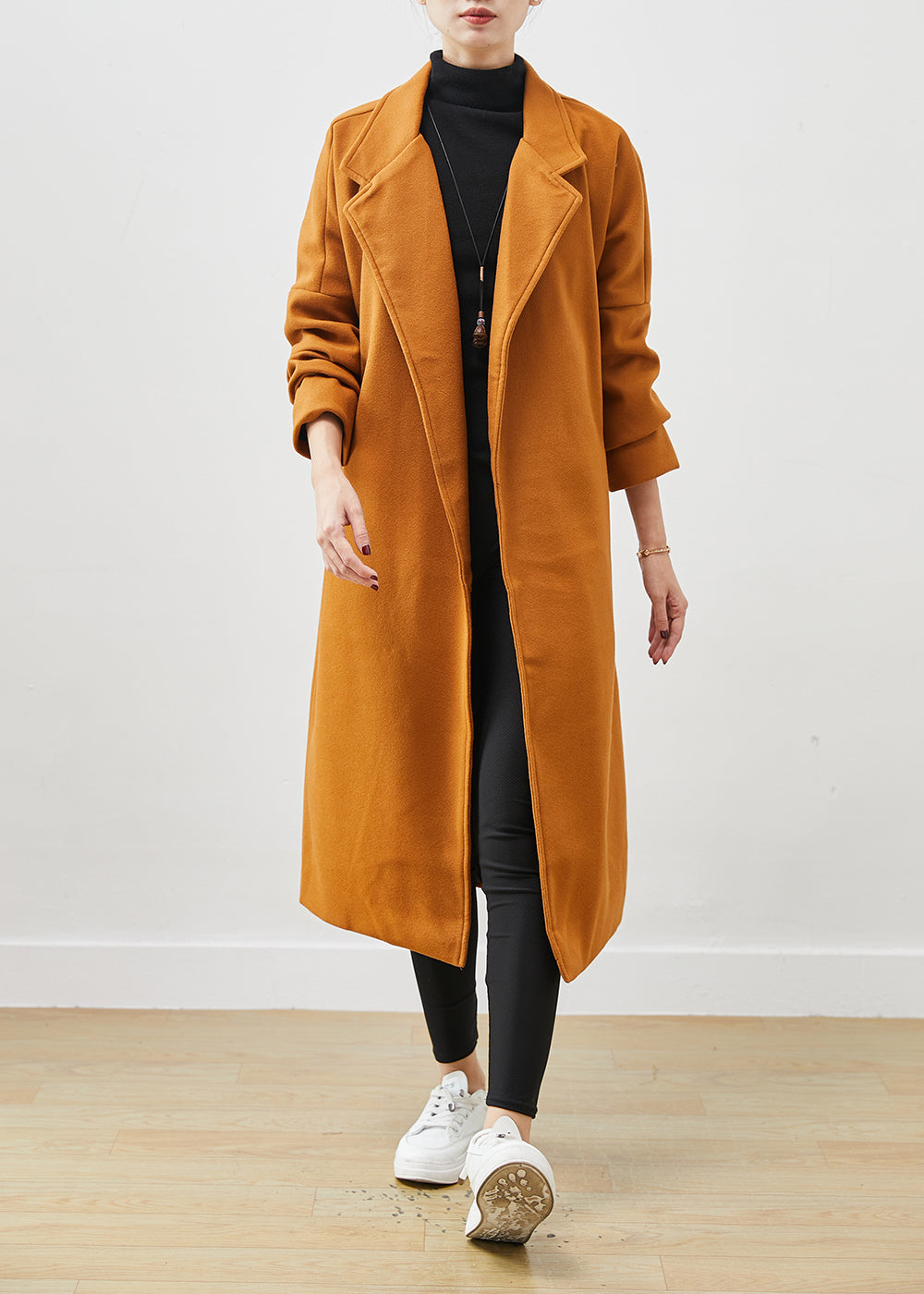 Effortlessly Elegant Coat with a Timeless Design