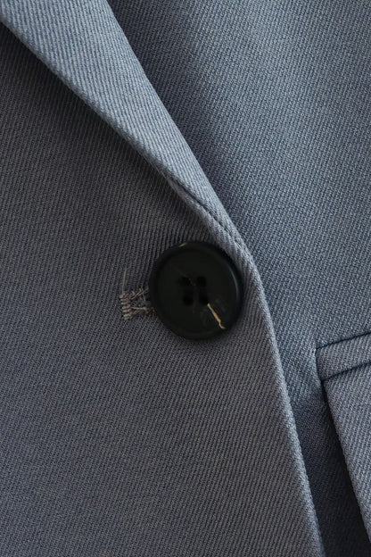 Well Tailored Garment with a Graceful Silhouette
