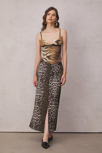 Beautifully Finished Garment in a Timeless Design