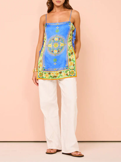 Well Tailored Top with a Graceful Silhouette