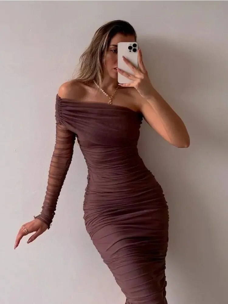 Classic Vintage Dress with a Flattering Fit