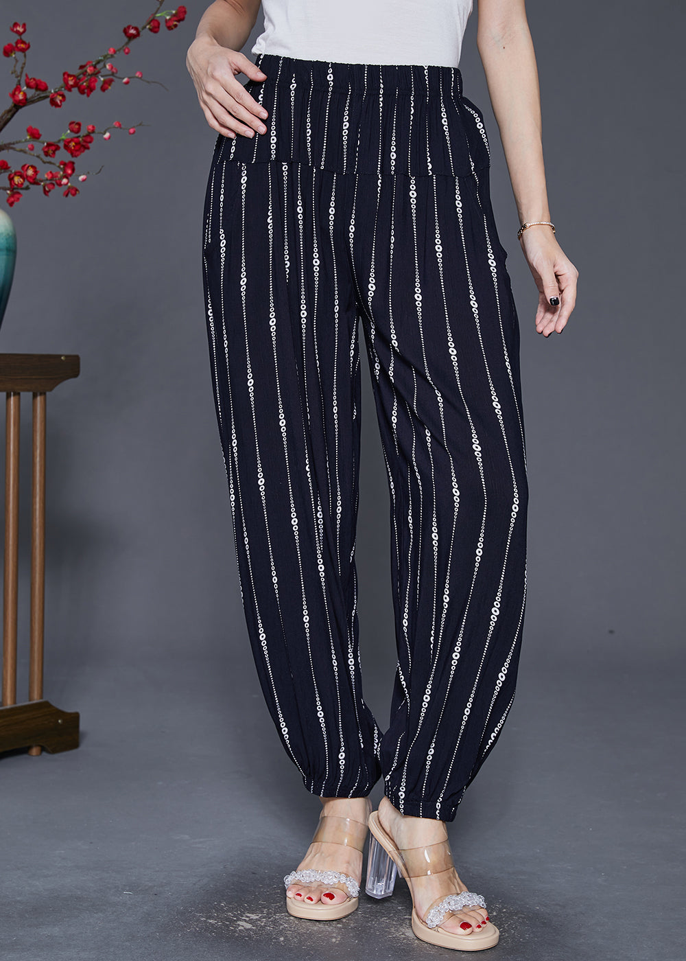 Well Tailored Pants with a Graceful Silhouette
