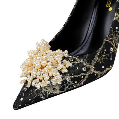 Polished Heels with an Effortless Classic Look