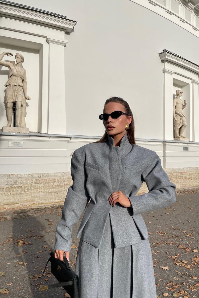 Effortlessly Elegant Garment with a Timeless Design