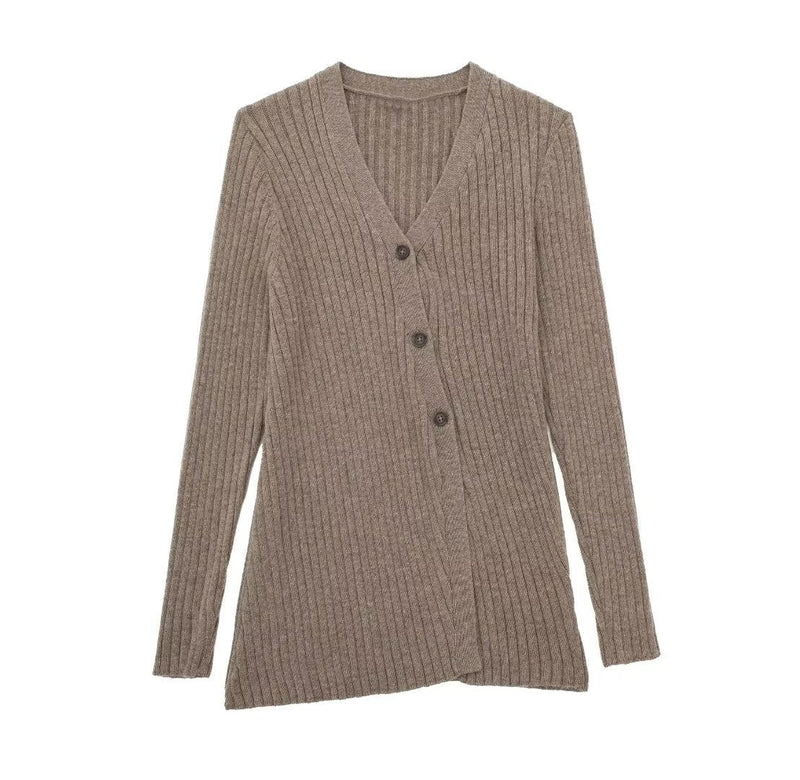 Effortlessly Elegant Cardigan with a Timeless Design