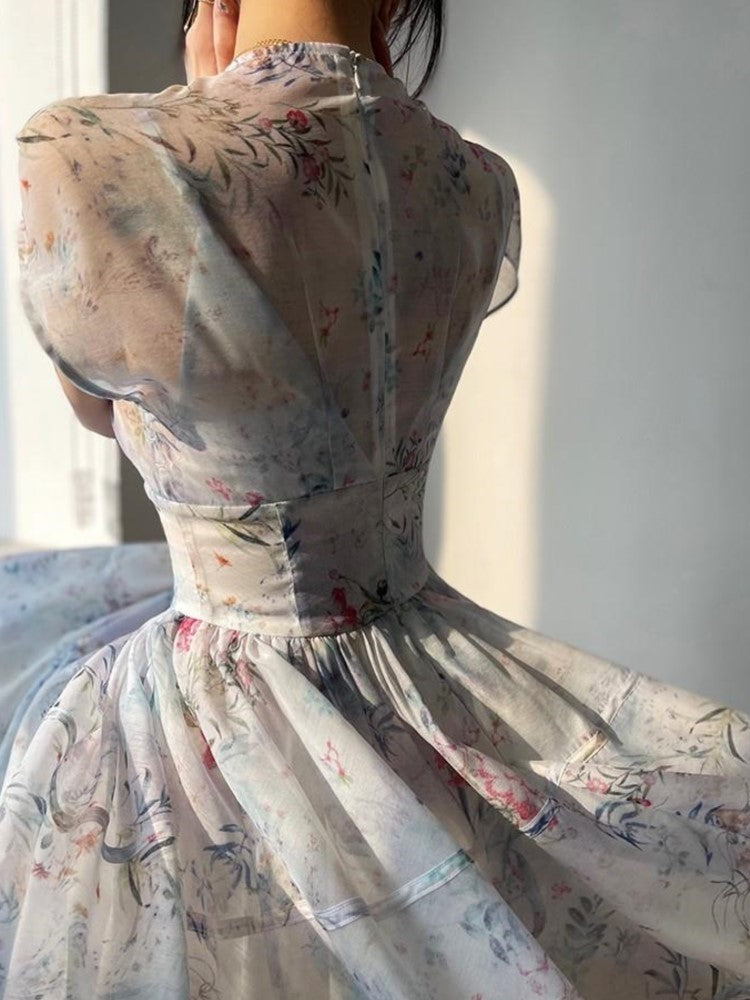 Classic Vintage Dress with a Flattering Fit