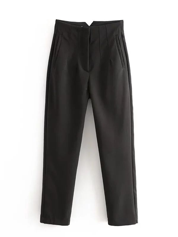 Well Tailored Trousers with a Graceful Silhouette