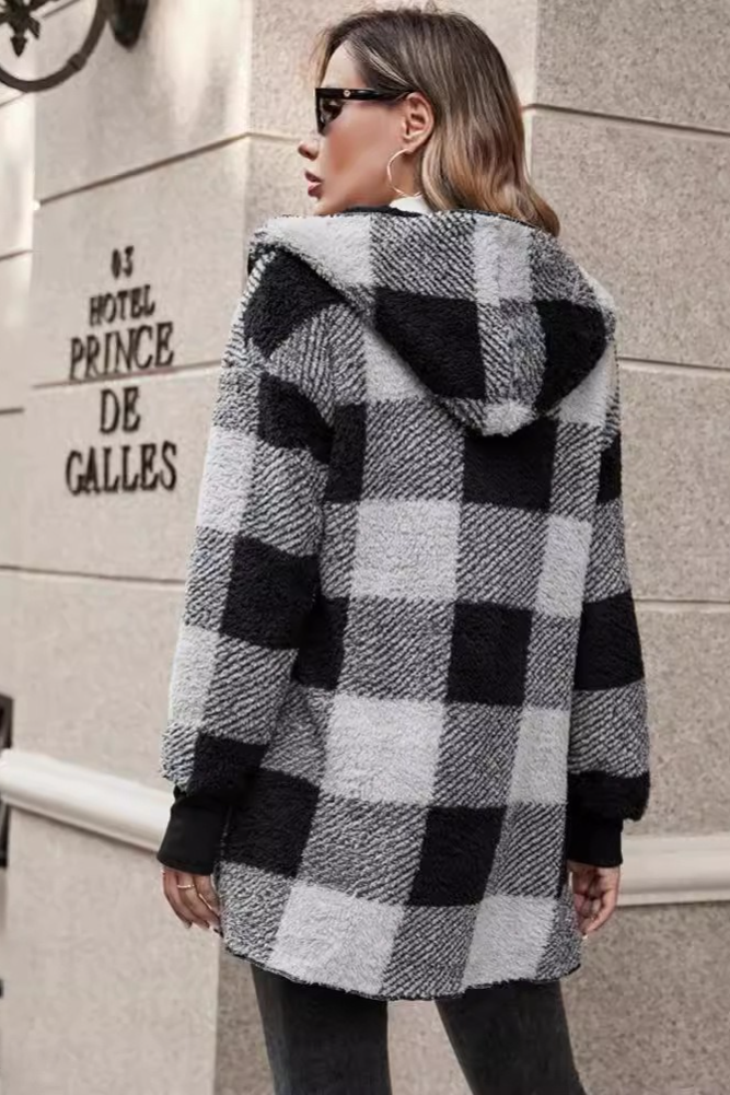 Effortlessly Elegant Cardigan with a Timeless Design