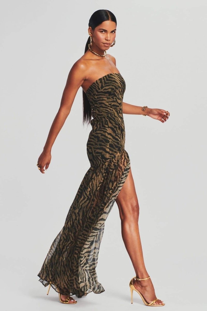 Beautifully Crafted Dress in a Classic Style