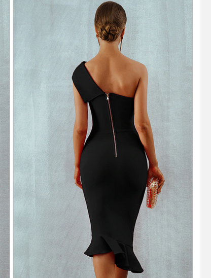 Well Tailored Dress with a Graceful Silhouette