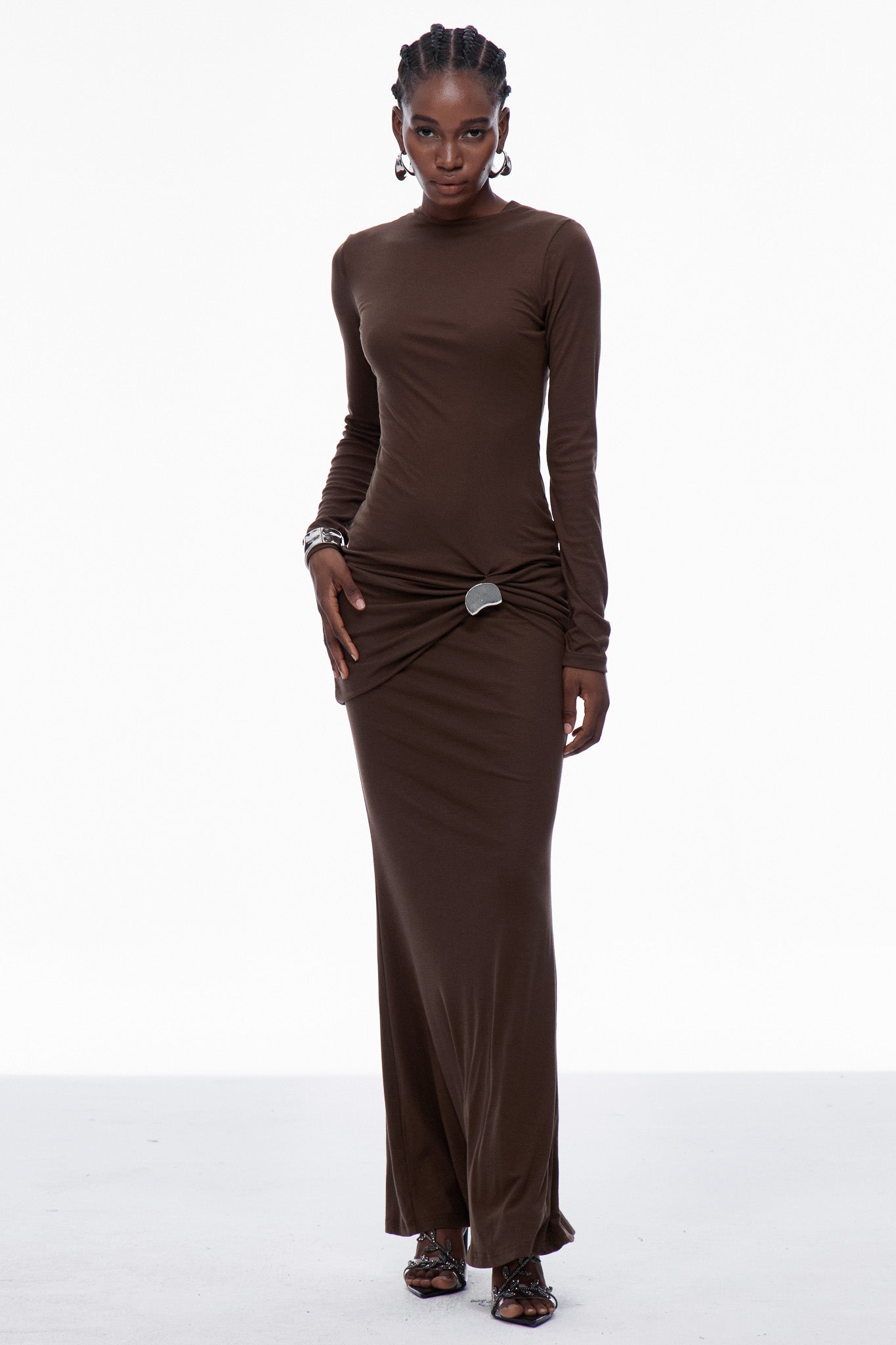 Effortlessly Elegant Dress with a Timeless Design