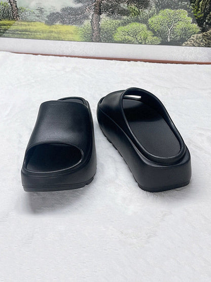 Well Tailored Shoes with a Graceful Silhouette