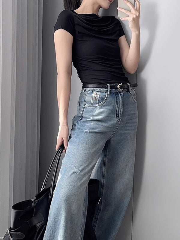Effortlessly Elegant T-Shirt with a Timeless Design