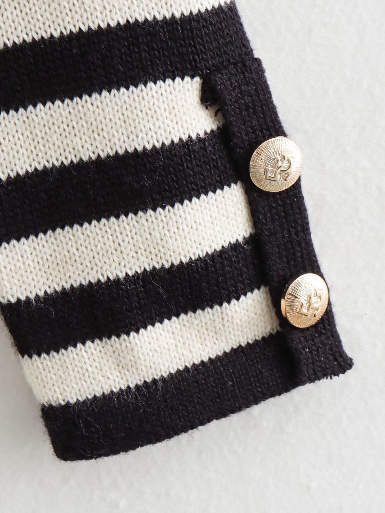 Elegantly Styled Cardigan for Everyday Wear
