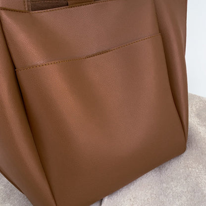 Beautifully Finished Bag in a Timeless Design