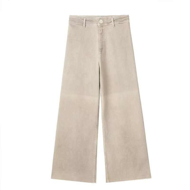 Beautifully Finished Trousers in a Timeless Design