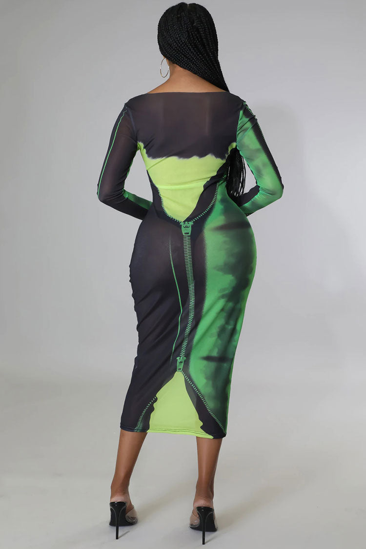 Beautifully Finished Dress in a Timeless Design