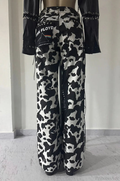 Well Tailored Pants with a Graceful Silhouette